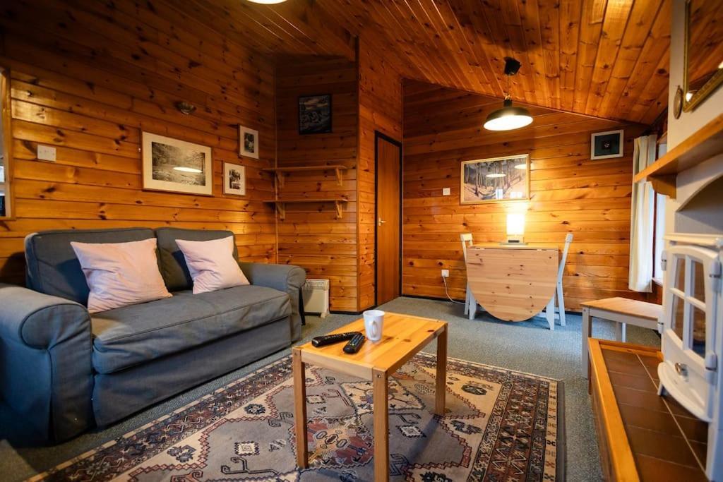 Cozy Norwegian Style Log Cabin In Rural Snowdonia - 2 Bedrooms & Parking By Seren Short Stays Ffestiniog Buitenkant foto