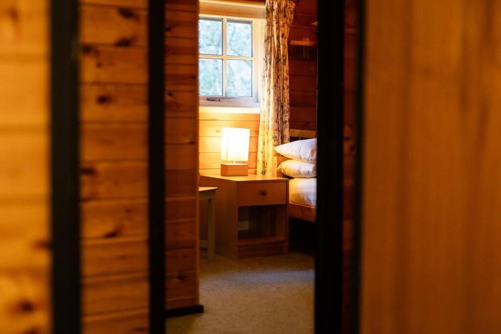 Cozy Norwegian Style Log Cabin In Rural Snowdonia - 2 Bedrooms & Parking By Seren Short Stays Ffestiniog Buitenkant foto